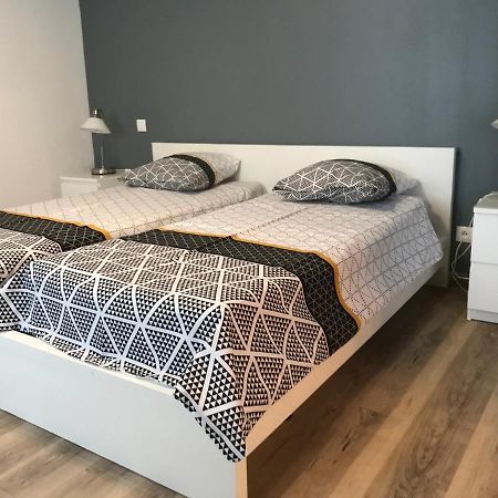 - Gite Appart Orchidee - Luneville - Sejour Famille Ou Pro - 2 Adultes & 2 Enfants Bagian luar foto